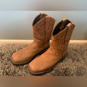 Cowboy cowgirl boots. Tan size 9 square toe. Rodeo western festival country